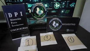Telefonos secuestrados tras los operativos. 