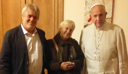 Gustavo Vera, su madre y el Papa Francisco