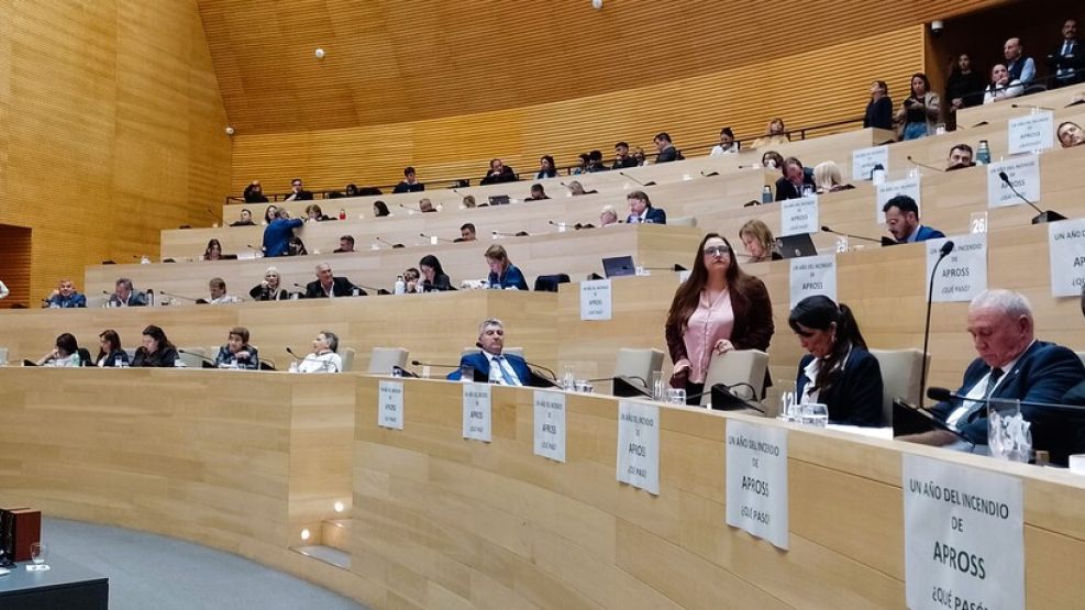 Sesión: El PJ habló de la crisis del PAMI y la oposición le apuntó al Apross