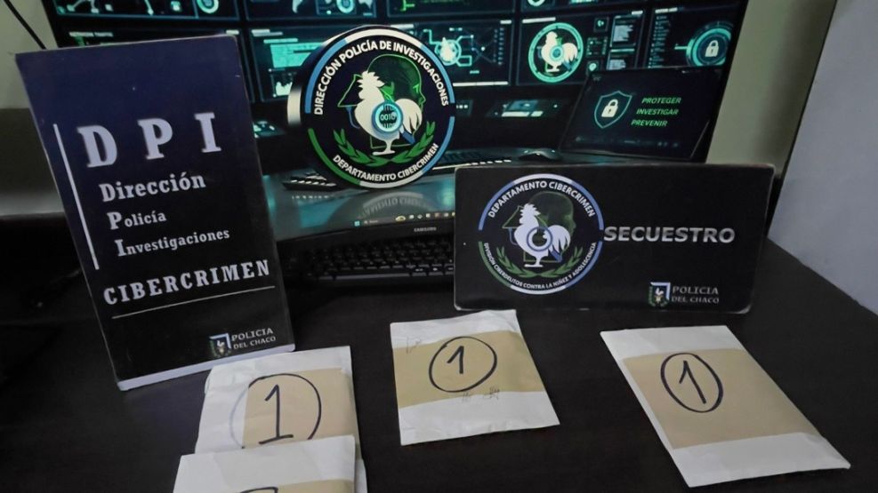 Telefonos secuestrados tras los operativos. 