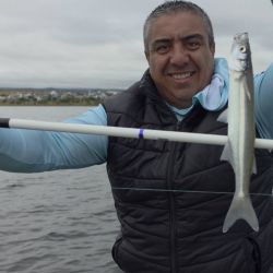 La última quincena de abril ofrece buenos resultados de pesca, aunque el clima no ayuda.