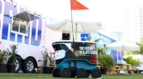 Video viral: el robot delivery no puede reemplazar a los repartidores humanos