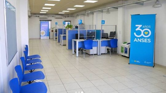 ANSES: quiénes cobran este viernes 24 de abril de 2026