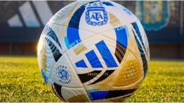 La pelota oficial del Torneo Apertura 2026.