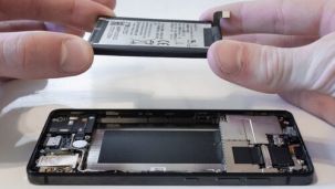 Celulares :fabricantes preparan la vuelta de las baterías removibles.