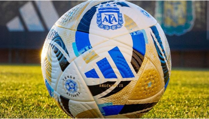 La pelota oficial del Torneo Apertura 2026.
