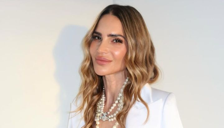 María Vázquez demostró cómo llevar botas de lluvia para un look sofisticado chic