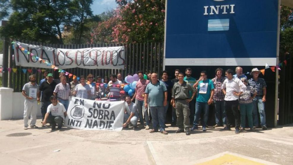 Trabajadores del INTI marcha por los despidos