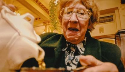 “Yiya: muerte a la hora del té”