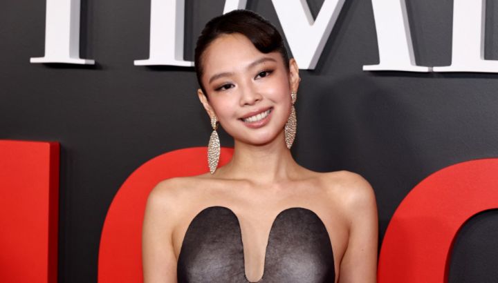 Jennie causó revuelo con su impactante look en la gala Time100 2026 en Nueva York