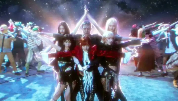 El grupo de K-Pop LE SSERAFIM presenta "CELEBRATION", el primer sencillo de su nuevo álbum