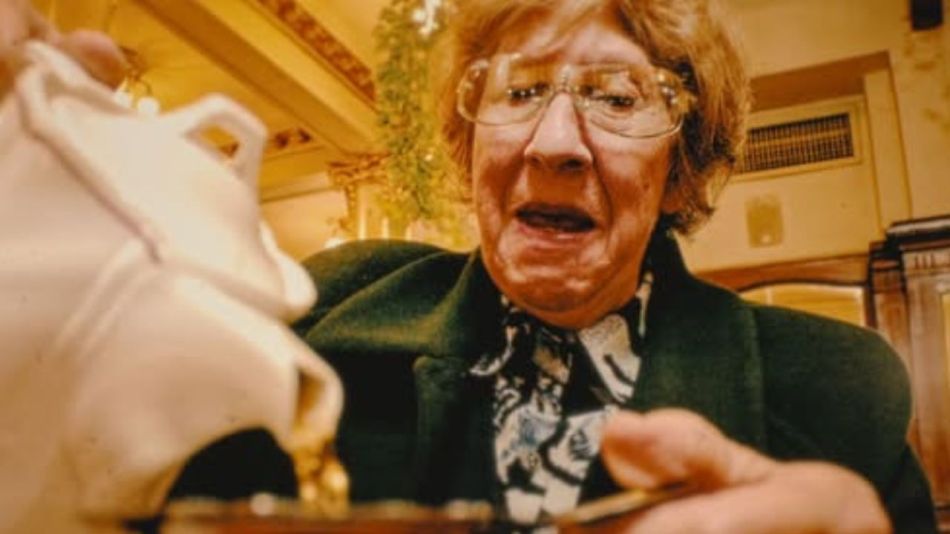 “Yiya: muerte a la hora del té”