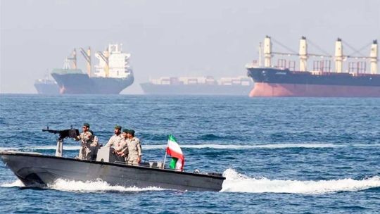 Estados Unidos e Irán reanudan el diálogo, con Ormuz bloqueado