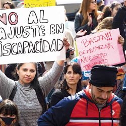 Pacientes, terapeutas, familiares y organizaciones manifestaron frente al Ministerio de Salud. La actriz, Valentina Bassi, una de las caras visibles. | Foto:Cedoc