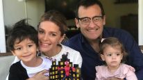 Vanina Escudero y Álvaro Navia con sus hijos, Benicio y Joaquina