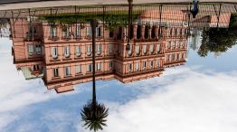Al revés: Casa Rosada.