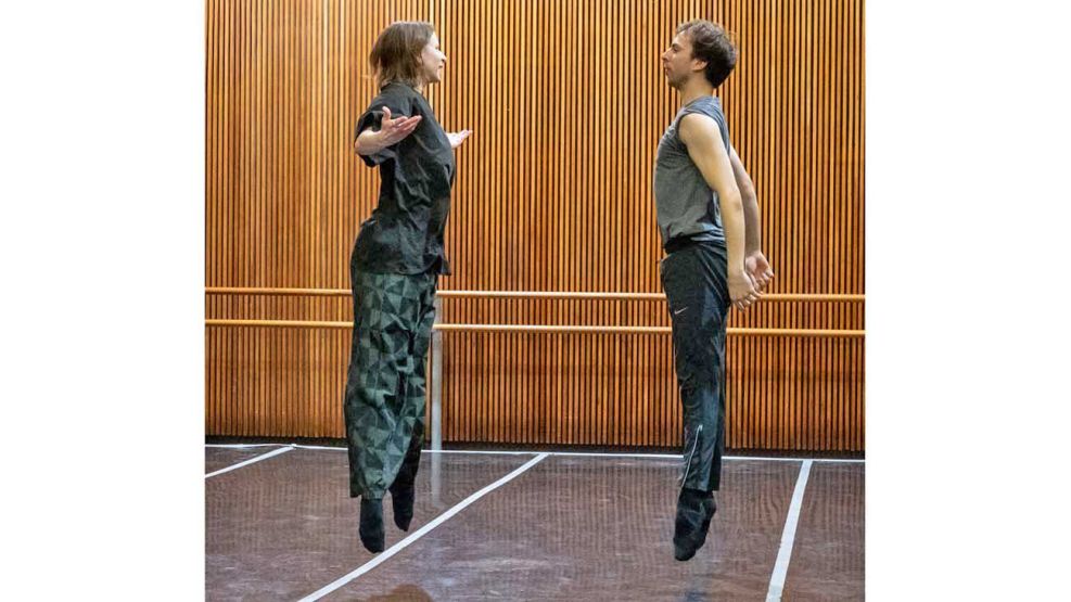 26_04_2026_aszure_barton_gzaphcarlosvillamayor_g