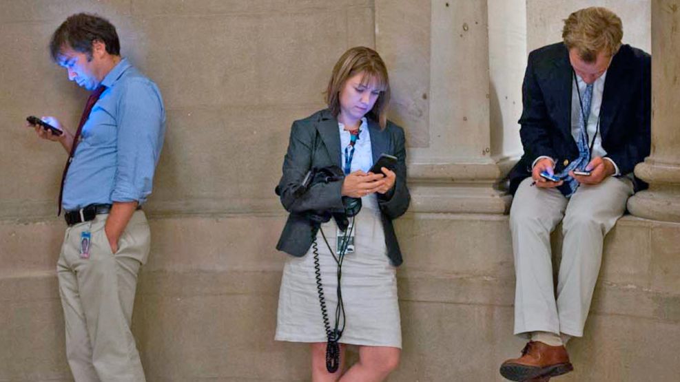 260426_redes_sociales_adiccion_celular_afp_g