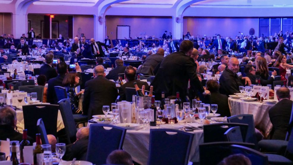 Se escucharon disparos en una cena de corresponsales y todo fue nervios y tensión en la Casa Blanca. No hubo heridos.