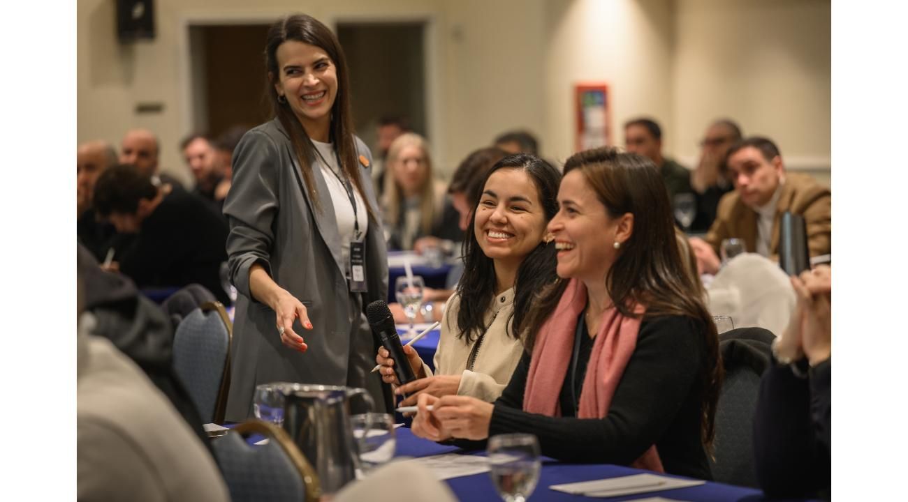 ¿Cómo cambió la competencia en la internacionalización de empresas de servicios B2B?