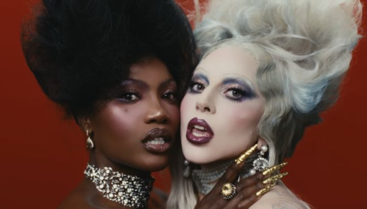 Lady Gaga y Doechii lucen alta costura en el video de "Runway" para "El diablo viste a la moda 2"