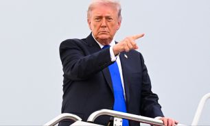 El Gobierno estadounidense emitirá pasaportes conmemorativos con la imagen de Donald Trump