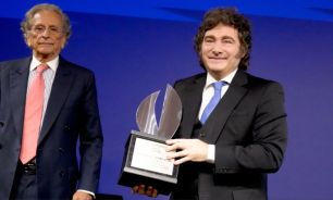 Javier Milei y funcionarios en la entrega de premios de Fundación Libertad 20260427