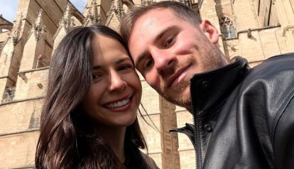 Alexis Mac Allister y Ailén Cova 