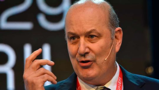 Federico Sturzenegger apuntó contra los municipios y anunció otra desregulación para exportar