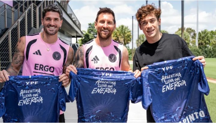 Rodrigo De Paul, Lionel Messi y Franco Colapinto.