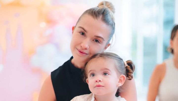 El mini look de Olivia, la hija de Sofía Calzetti, para afrontar la llegada del frío polar