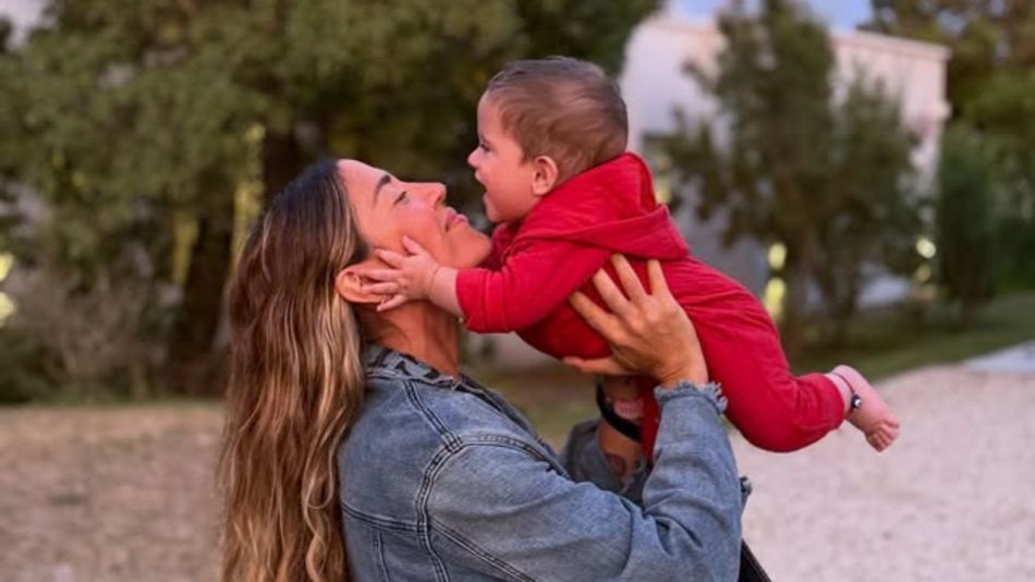 Jimena Barón y su hijo Arturo