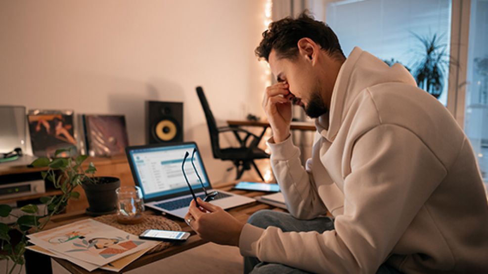 La ansiedad digital afecta al 60% de la juventud iberoamericana: cuáles son los riegos.