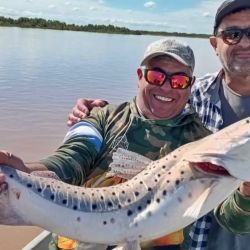 De cara a las próximas semanas, las perspectivas son alentadoras. Se espera que el río Paraná comience a aclararse hacia mediados de mayo, lo que potenciará la pesca de dorados tanto con baitcasting, spinning y fly. 