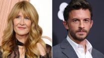 Laura Dern y Jonathan Bailey