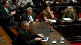 Manuel Adorni en el Congreso: los memes que dejó su exposición y la reacción en redes