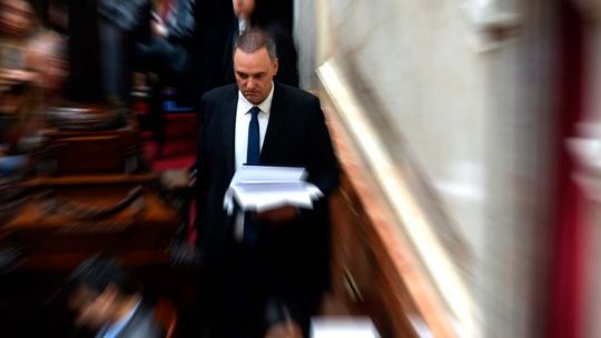 Adorni se refugia en su informe ante el Senado mientras crece la presión sobre su continuidad en el cargo