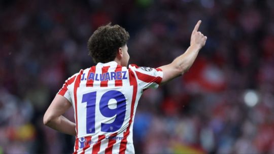 Julián Álvarez se entrenó para el Atlético de Madrid y se enfría el sueño del Barcelona