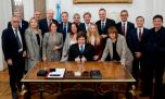 Tras las muestras de apoyo, Adorni agradece "al mejor gabinete de la historia de la humanidad"
