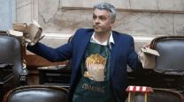 El diputado socialista Esteban Paulón causó furor con su pochoclera en el Congreso