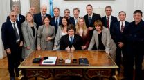 Tras las muestras de apoyo, Adorni agradece "al mejor gabinete de la historia de la humanidad"