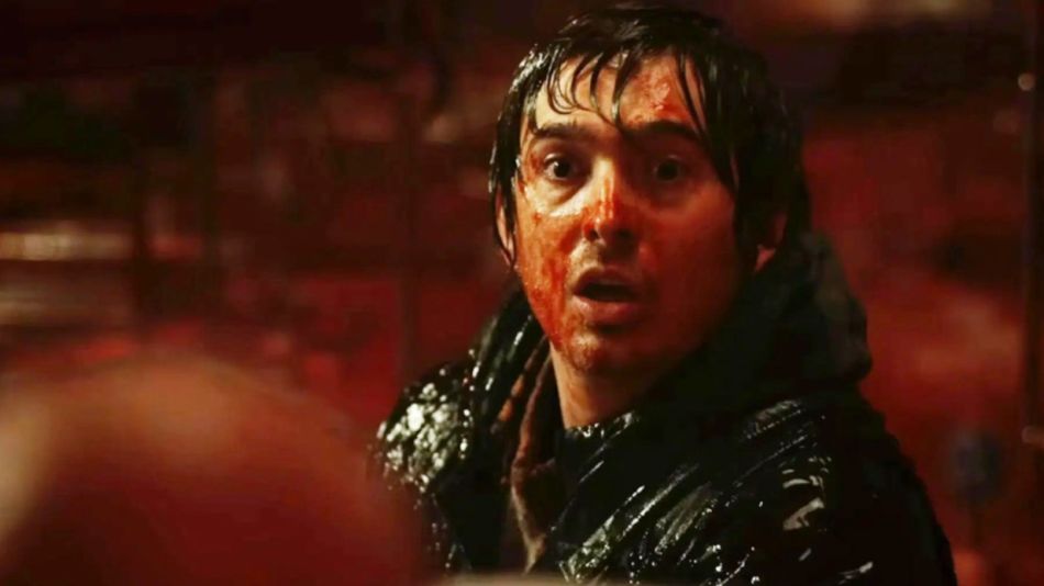 Austin Abrams en Resident Evil Noche Cero