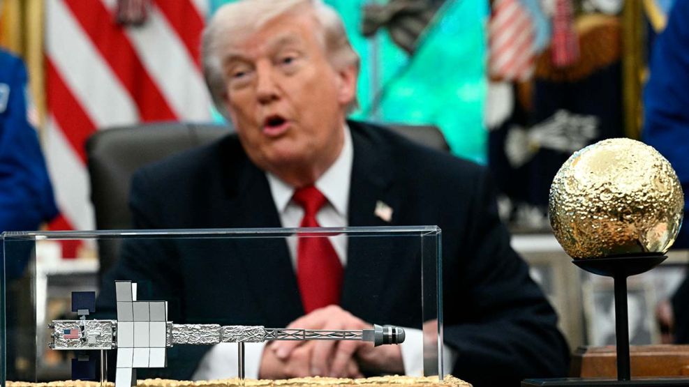 Donald Trump y la tripulación de Artemis II 30042026