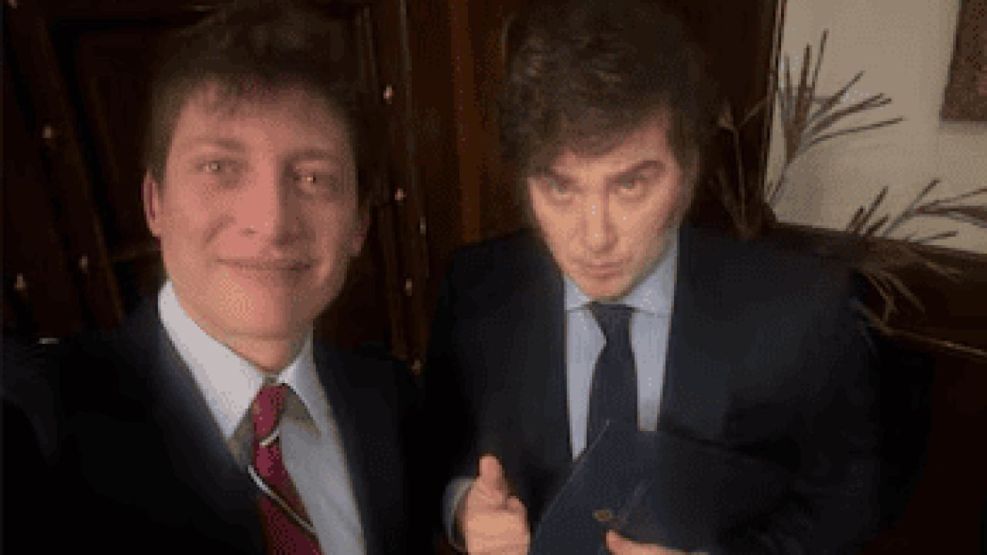 Santiago Caputo y Javier Milei