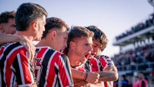 Juan Ignacio Barbieri grita el último gol de Chacarita Juniors antes del aniversario del club. 