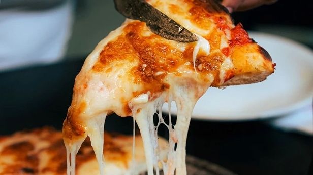 La pizza de Güerrín, entre las mejores de Buenos Aires (y del mundo).