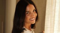Zaira Nara deslumbró en Copacabana con el look playero chic que es tendencia