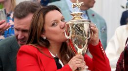 Golden Tempo ganó el Kentucky Derby, entrenado por primera vez en la historia por una mujer: Cherie DeVaux ya es leyenda.