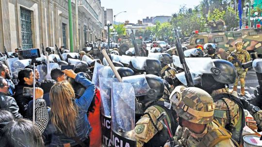 La erosión global de los estándares democráticos