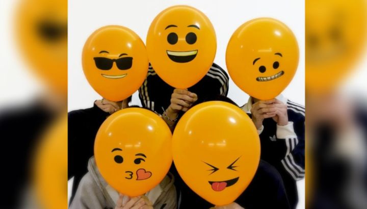 El nuevo grupo de K-Pop EMOTI:M despierta interés tras la publicación de una foto teaser